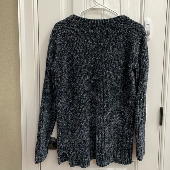 ORVIS navy blue and white chenille sweater.  M - Picture 4 of 5